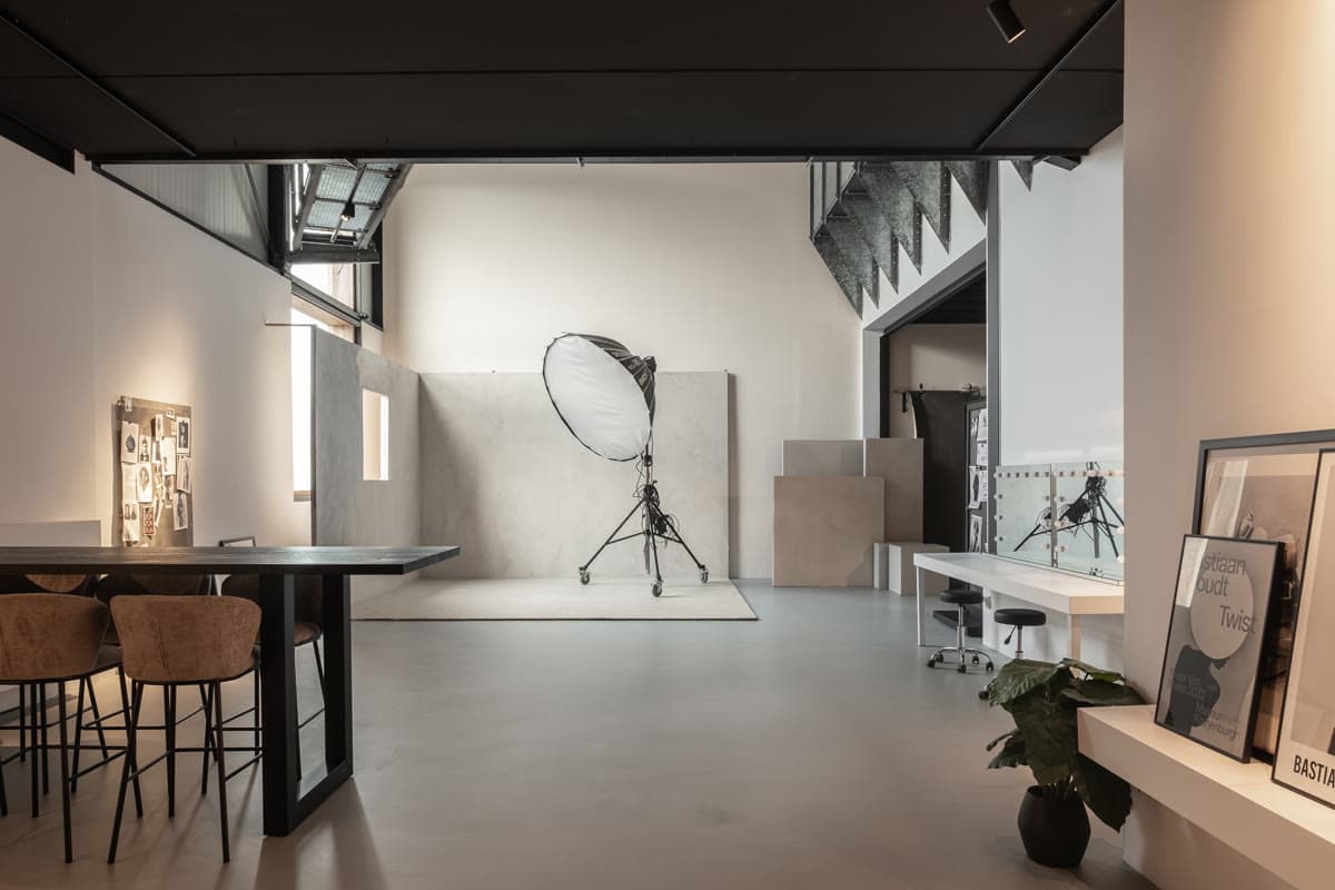 Working from a studio in Alkmaar, the Netherlands.