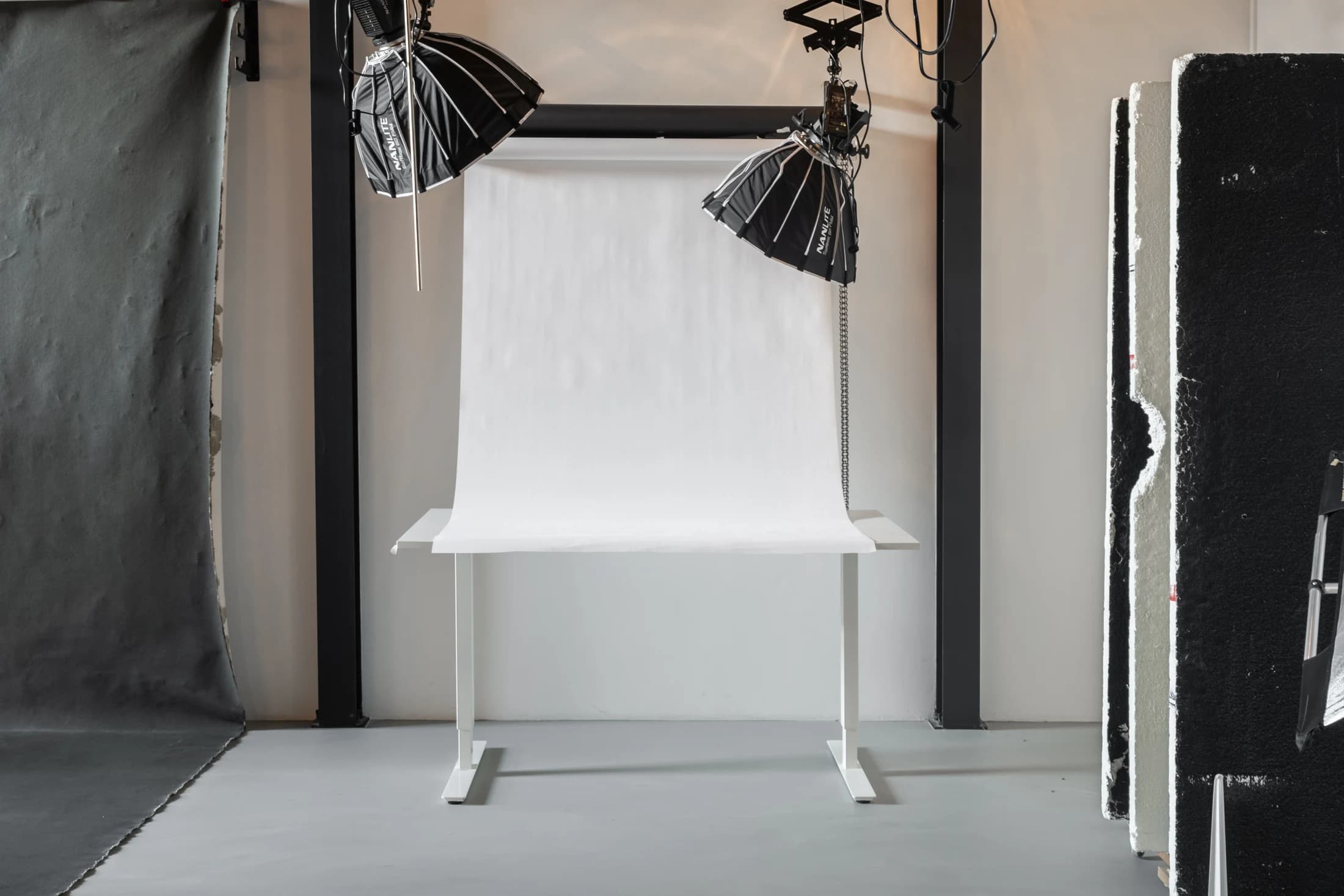 A backdrop and lighting setup