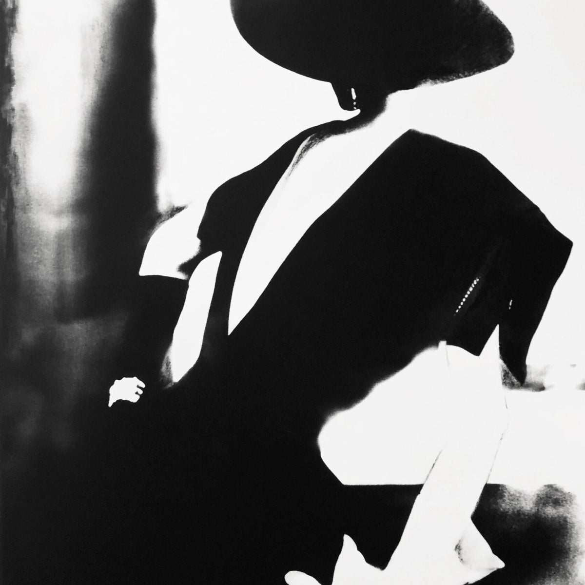 アート・デザイン・音楽 APPEARANCES FASHION PHOTOGRAPHY 1945 Black-Dress-with-One-White-