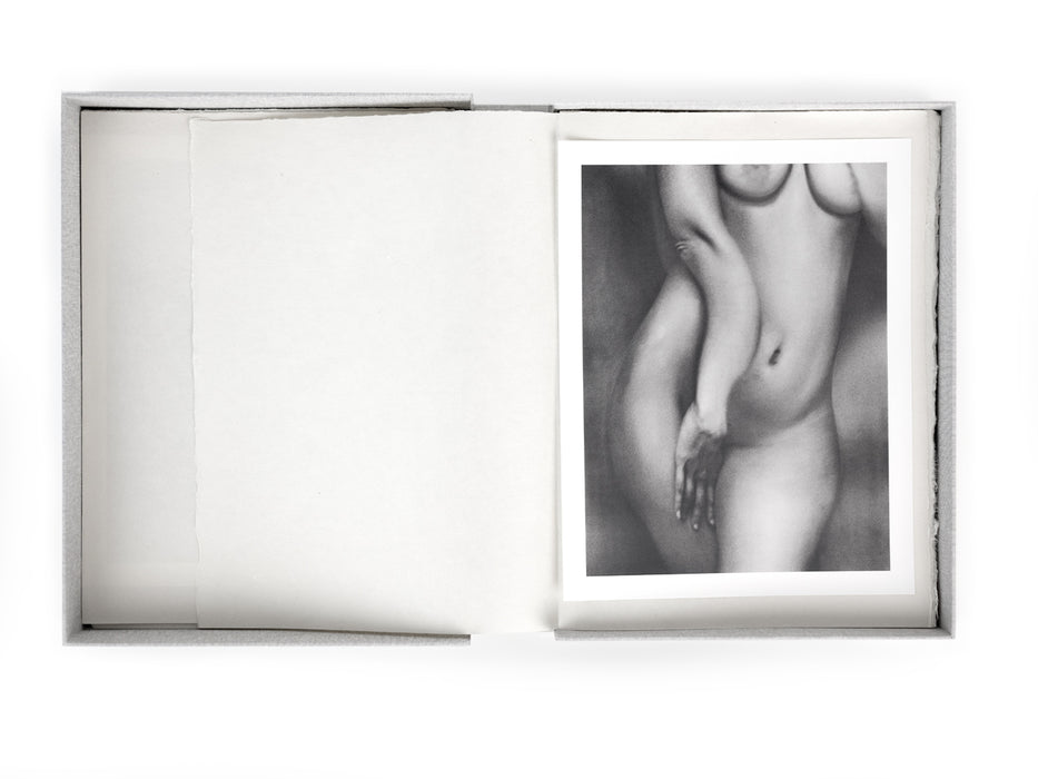 Nude | Portfolio Box